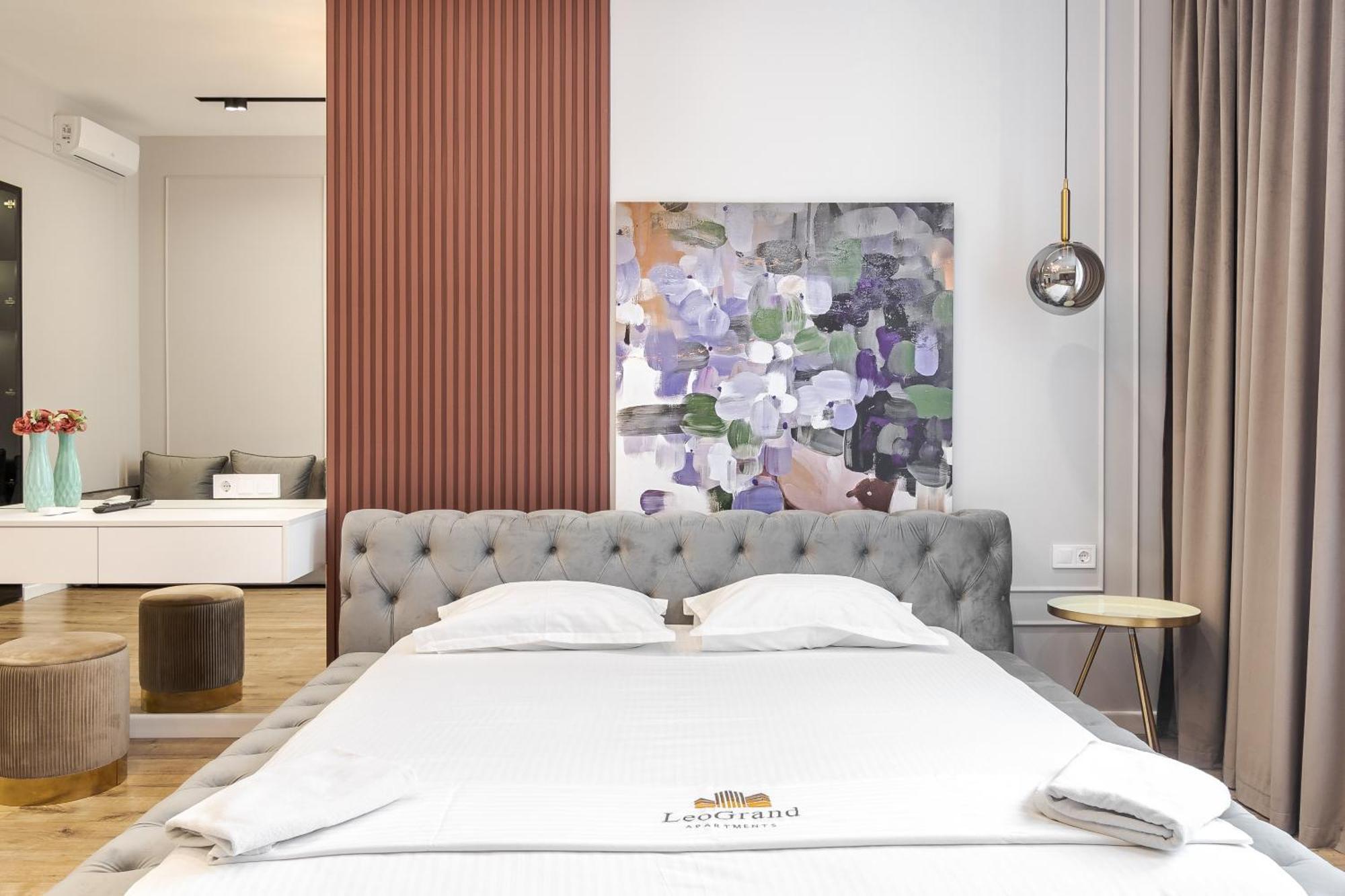 Leogrand Apartments On Leontovycha 17 Lviv Eksteriør bilde