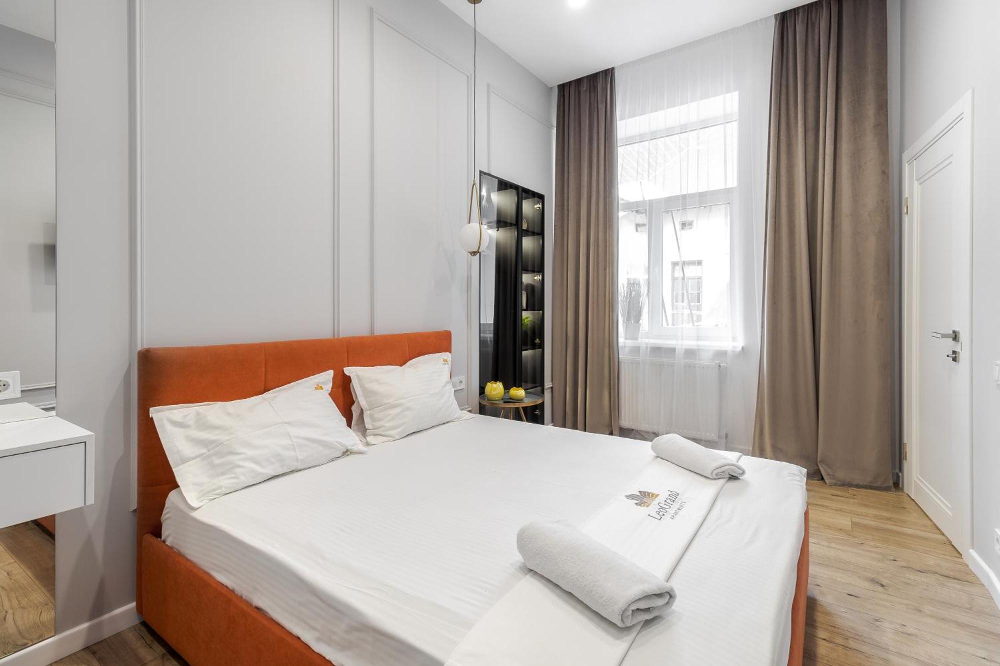 Leogrand Apartments On Leontovycha 17 Lviv Eksteriør bilde
